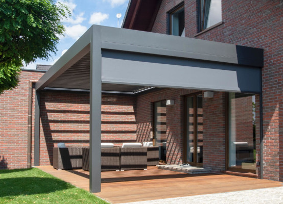 Pergola mit Seitenwand